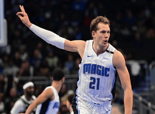 关于魔术队主帅透露战术称球队需团结的信息